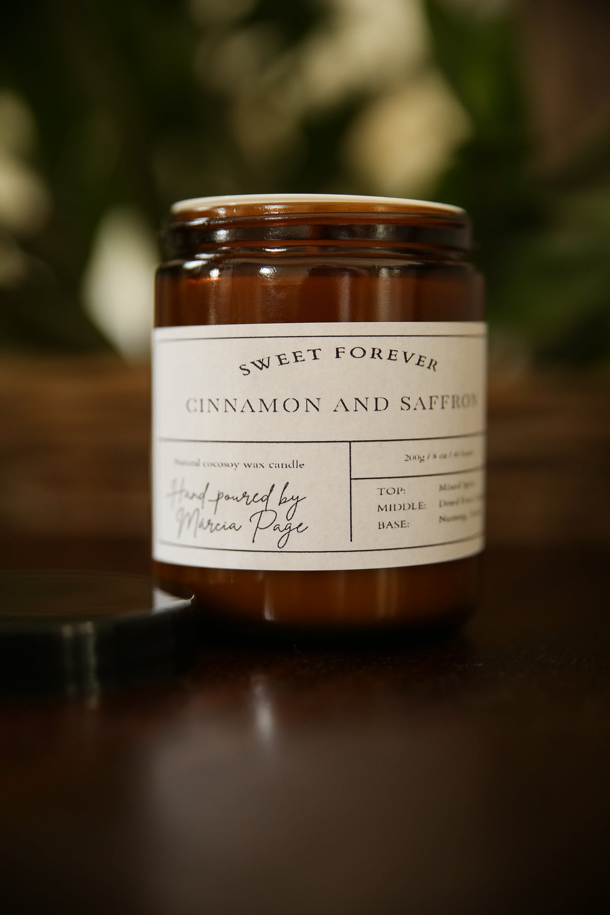 Cinnamon and Saffron Scented Candle